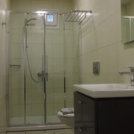 Homer's فندق إيوس خورا